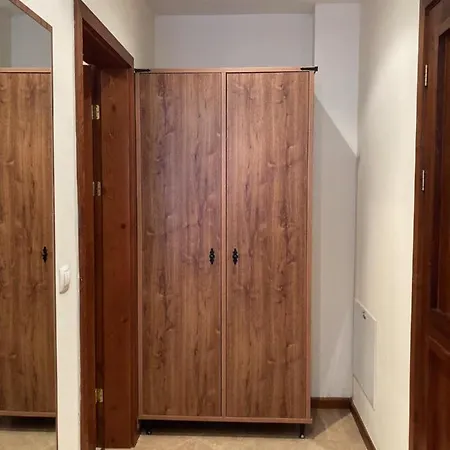 Bright & Lovely In With Free And Garage Apartment *