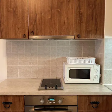 Bright & Lovely In With Free And Garage Apartment